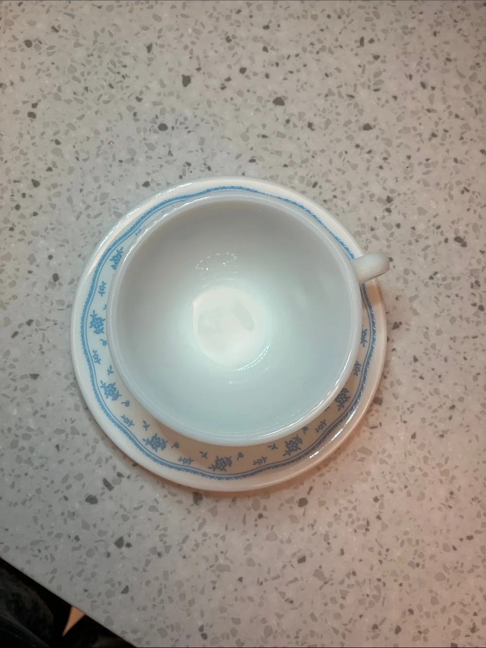 10 Pieces - 5 Pyrex Mugs matching 5 Coralle tea plates